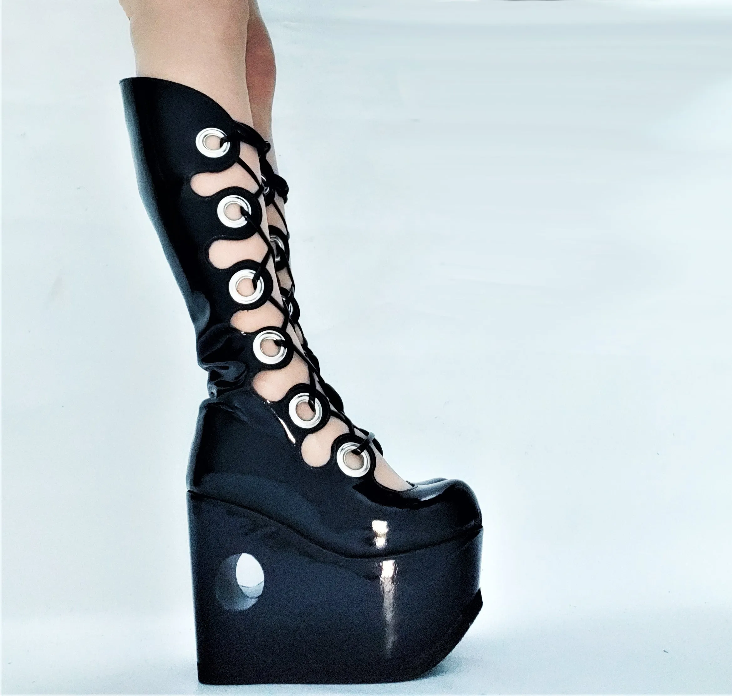 PEEPHOLE Curvy Lace-up Platform Boots