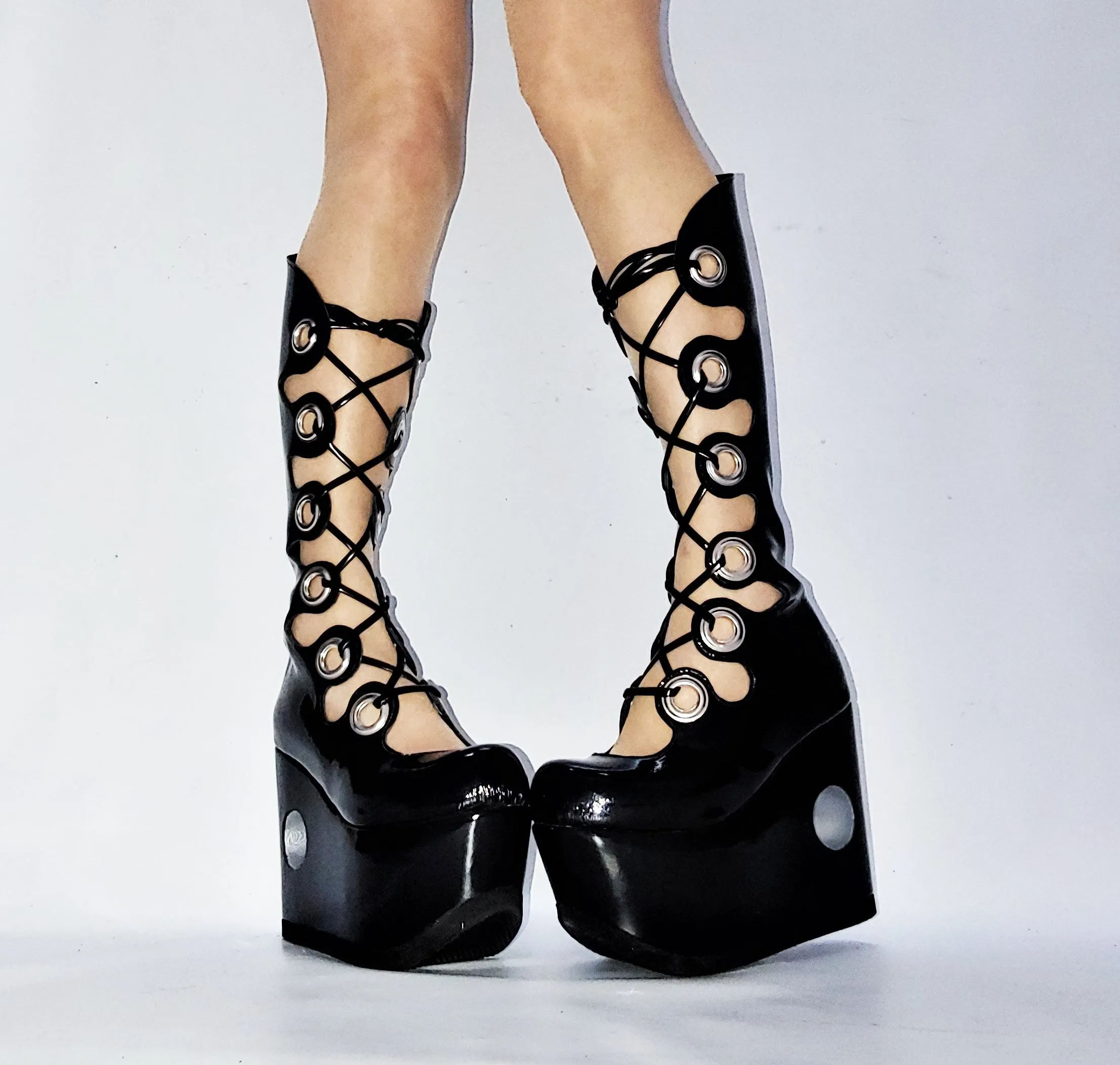 PEEPHOLE Curvy Lace-up Platform Boots