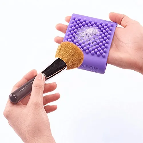 THERE'S PRETTY MUCH NOTHING THIS SILICONE CLEANING TOOL CAN'T HANDLE