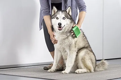 THERE'S PRETTY MUCH NOTHING THIS SILICONE CLEANING TOOL CAN'T HANDLE